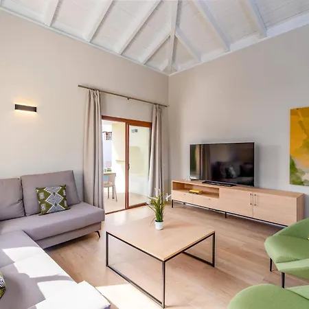 וילה Caleta Olas By